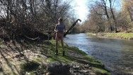 Bolla bottino MILF Escursionismo in Mini Petticoat Tacchi alti senza pantaloni spogliati in pubblico